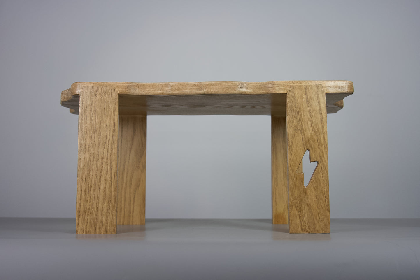 TABLE BASSE EN CHÊNE ET FRÊNE