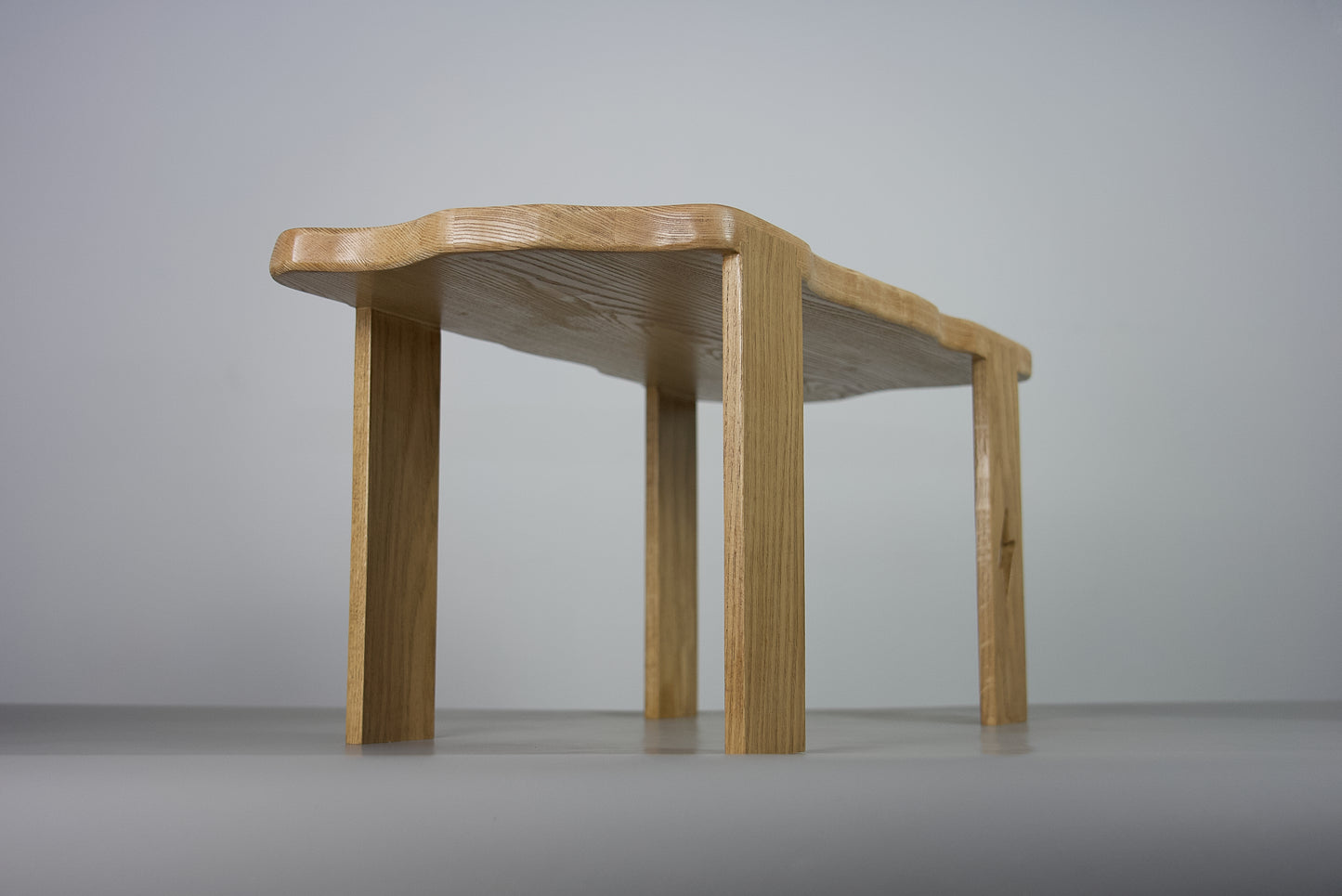TABLE BASSE EN CHÊNE ET FRÊNE