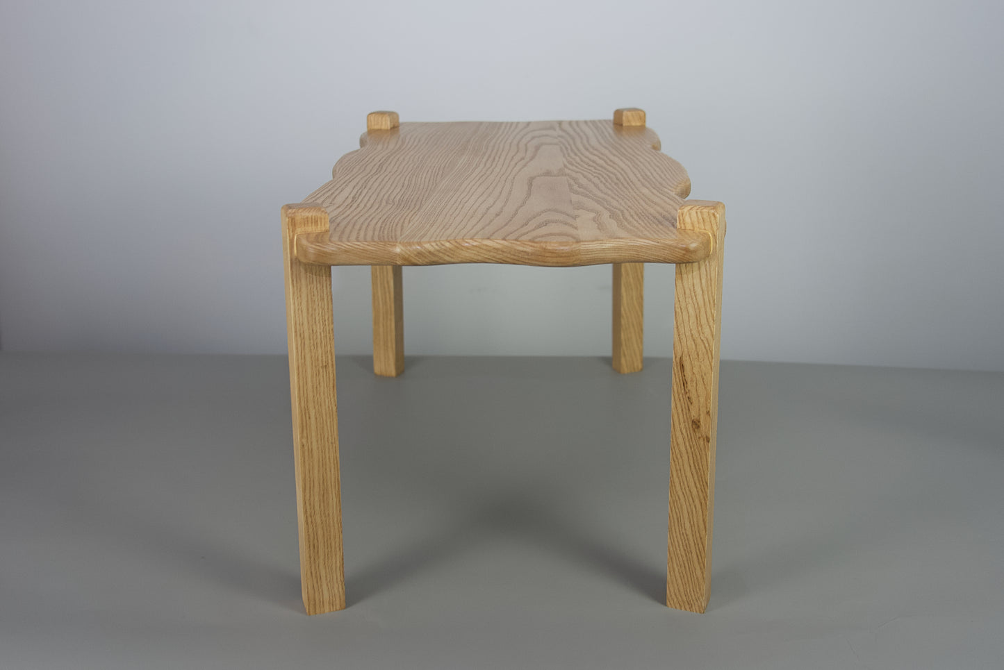TABLE BASSE EN FRÊNE