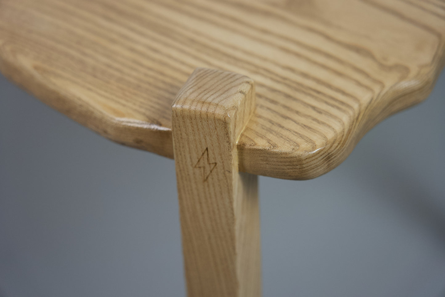 TABLE BASSE EN FRÊNE